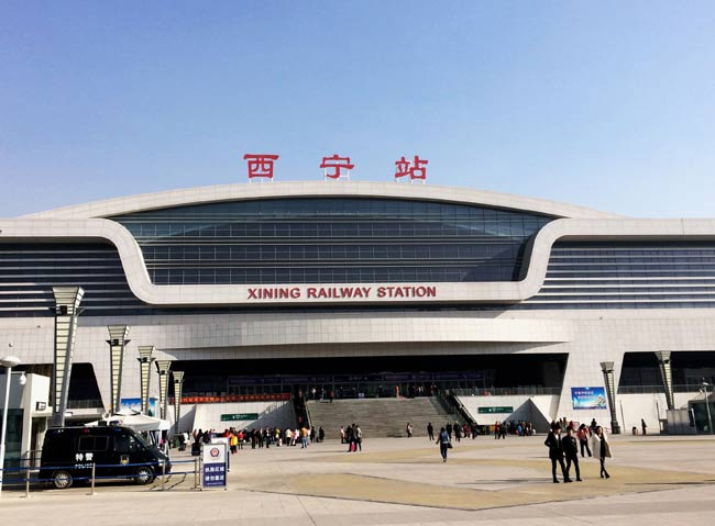 霸州西宁高铁站